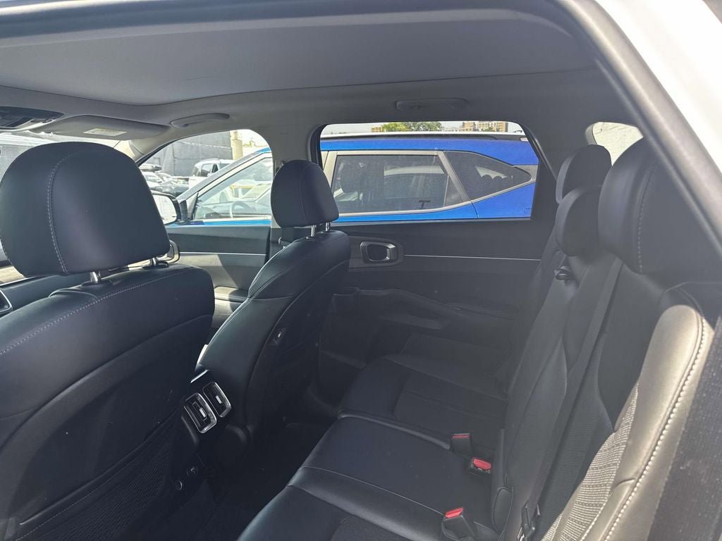 Certified 2023 Kia Sorento S w/ Panoramic Sunroof Package AWD/4WD image 8