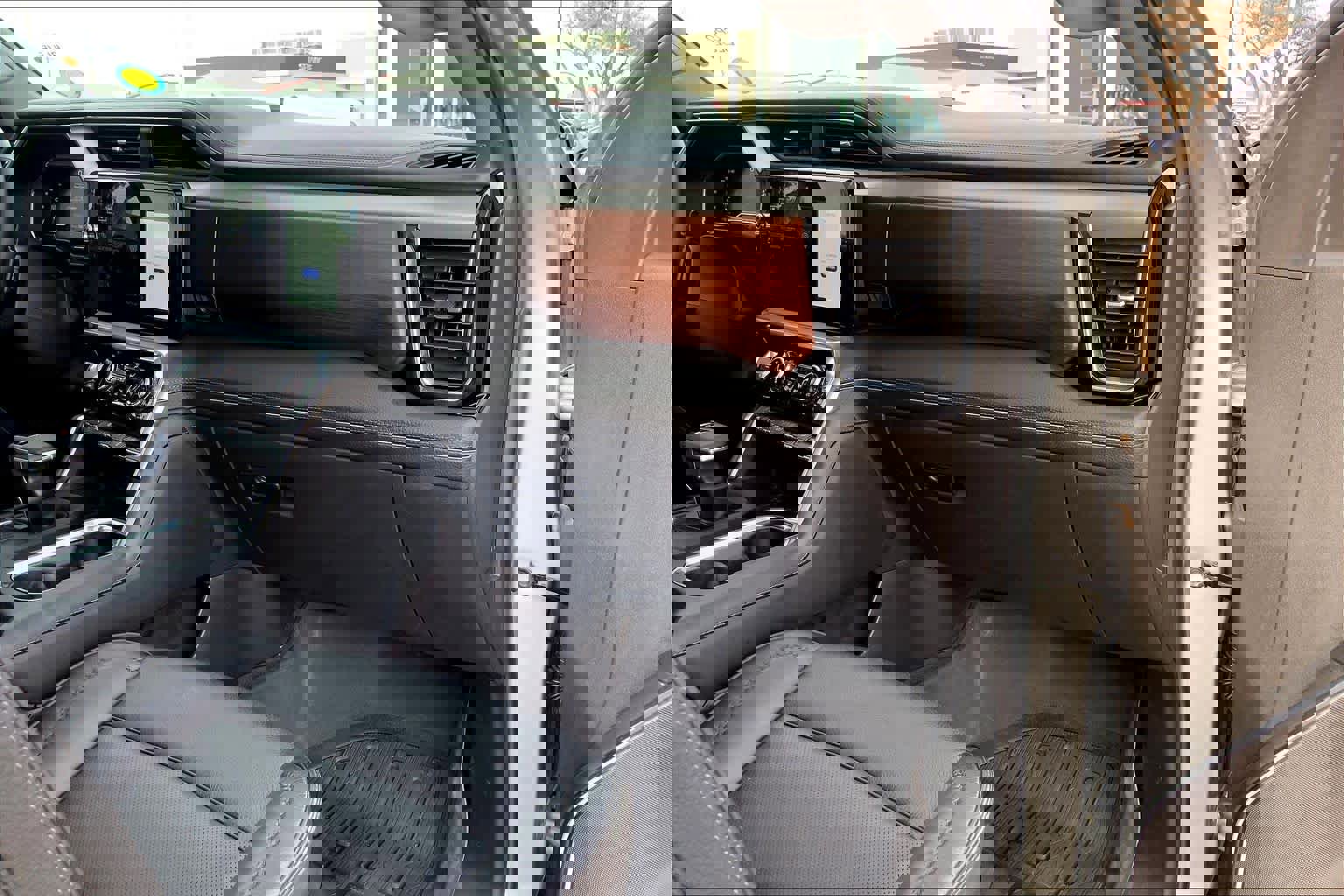 Used 2024 GMC Sierra 1500 Denali w/ Technology Package image 19