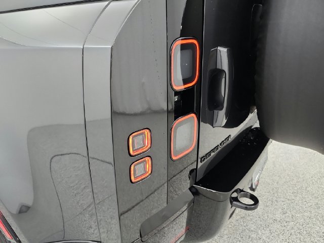 New 2026 Land Rover Defender 90 V8 AWD/4WD image 34