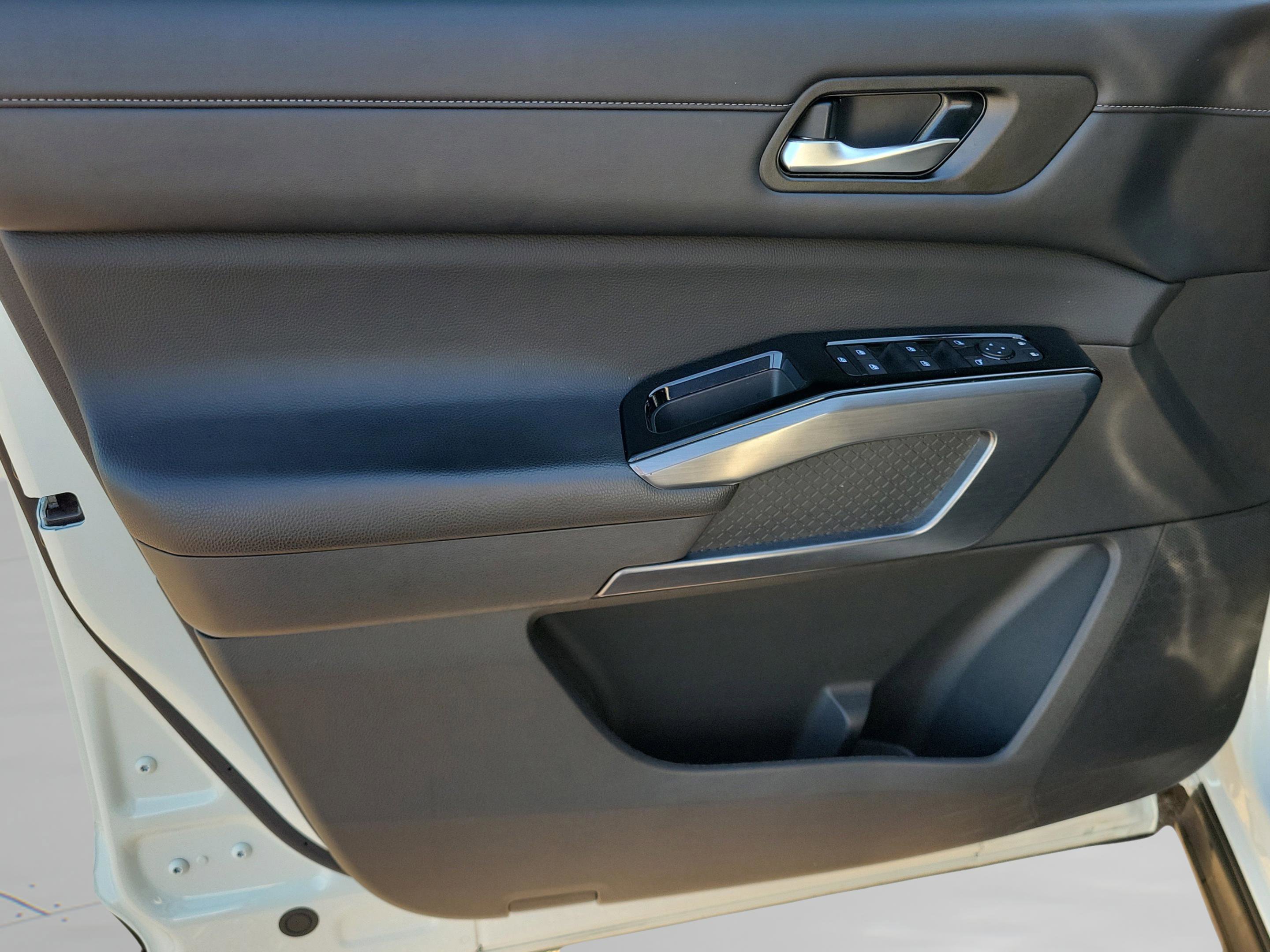 Certified 2024 Nissan Pathfinder SL image 22