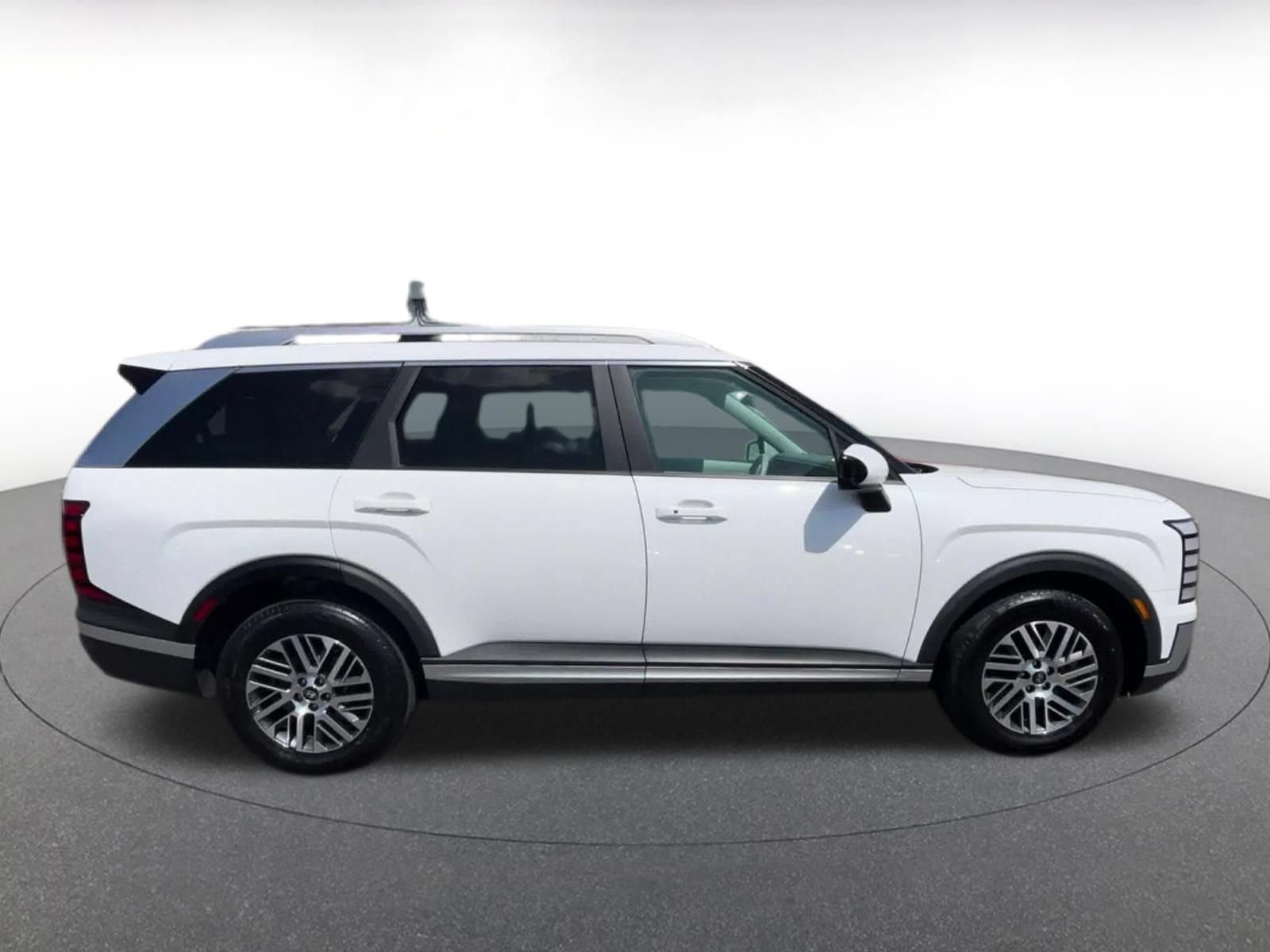 Used 2026 Hyundai Palisade SEL AWD/4WD image 16