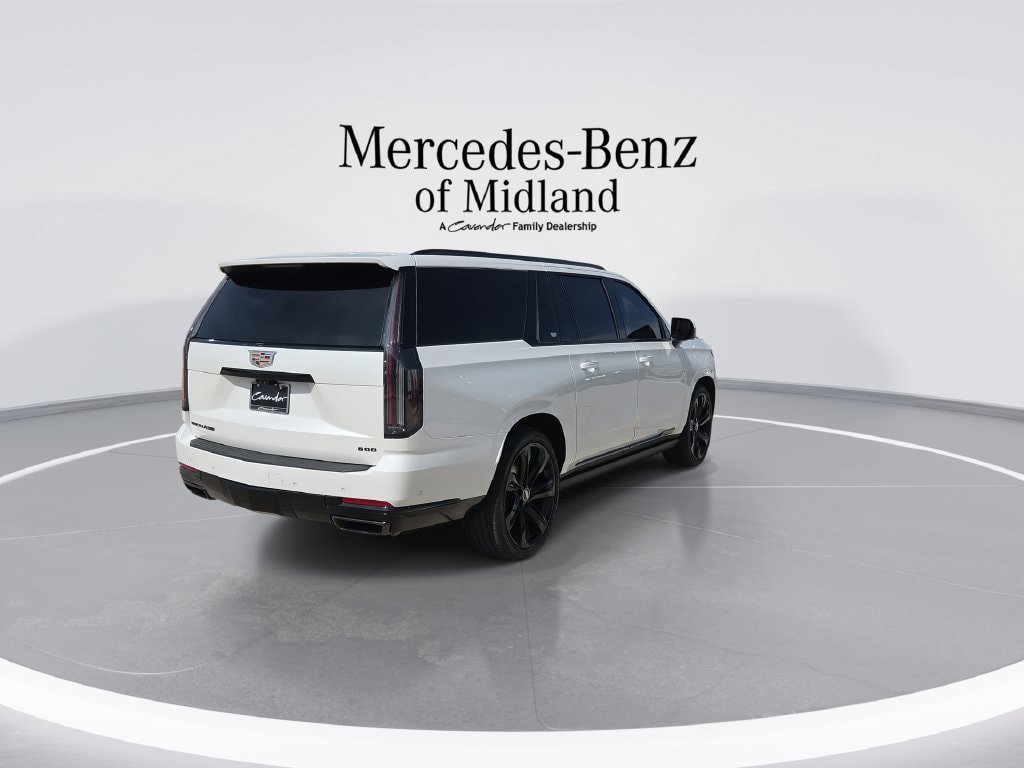 Used 2025 Cadillac Escalade ESV Sport Platinum w/ LPO, Floor Liner Package AWD/4WD image 8