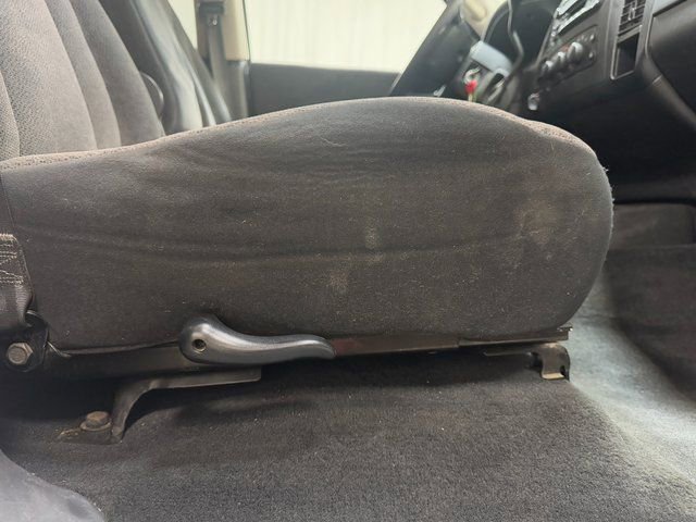 Used 2004 Dodge Dakota SLT w/ Deluxe Convenience Group image 33