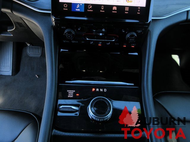 Used 2024 Jeep Grand Cherokee Limited image 23