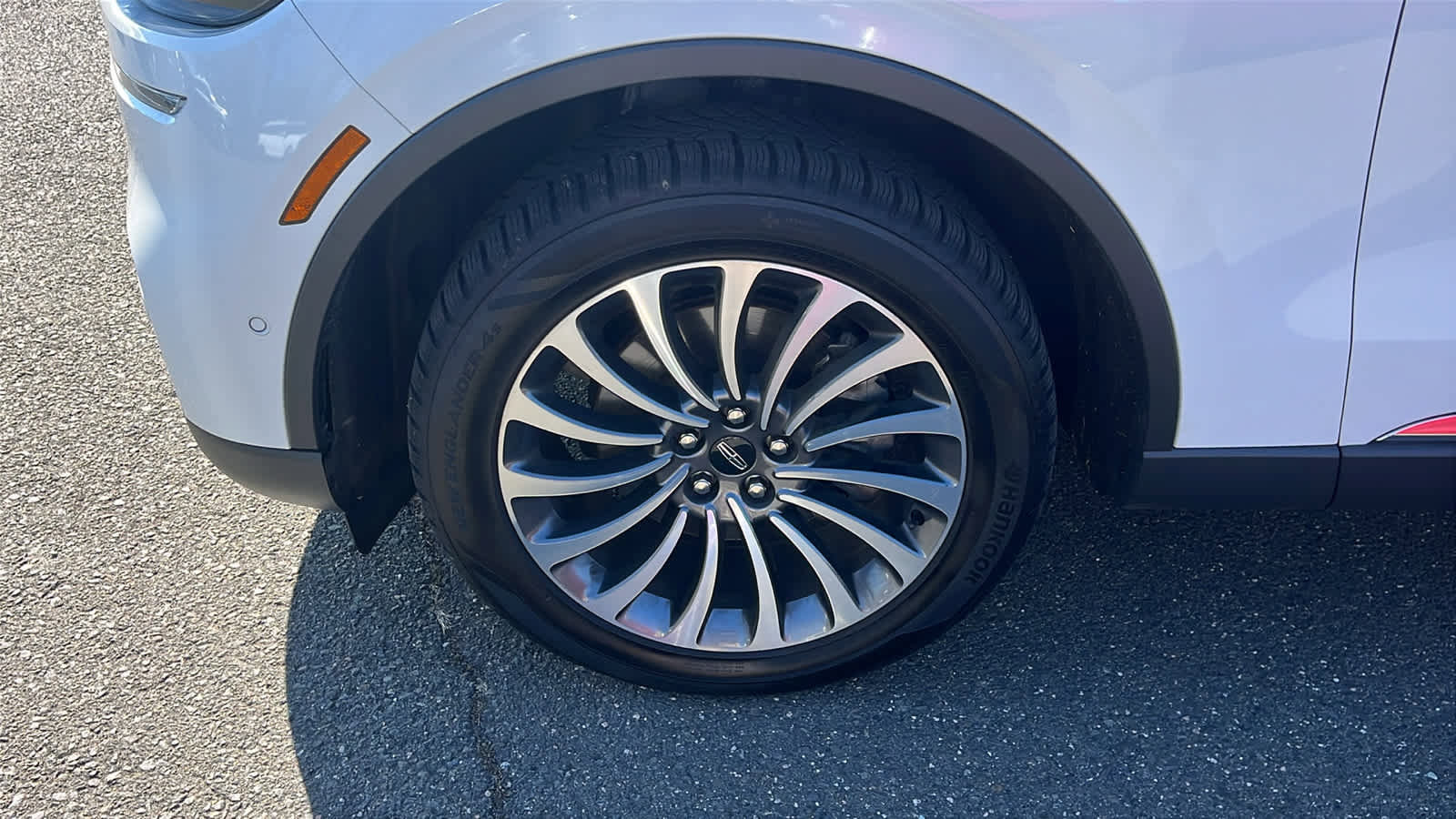 Used 2023 Lincoln Aviator Reserve w/ Equipment Group 201A image 8