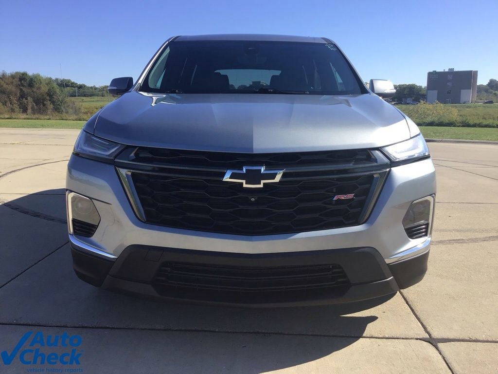 Used 2023 Chevrolet Traverse RS image 11