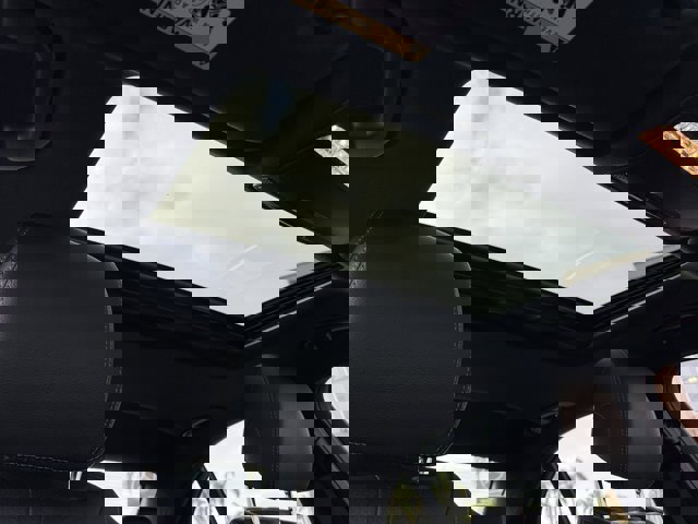 Used 2023 Mercedes-Benz E 350 Sedan image 7