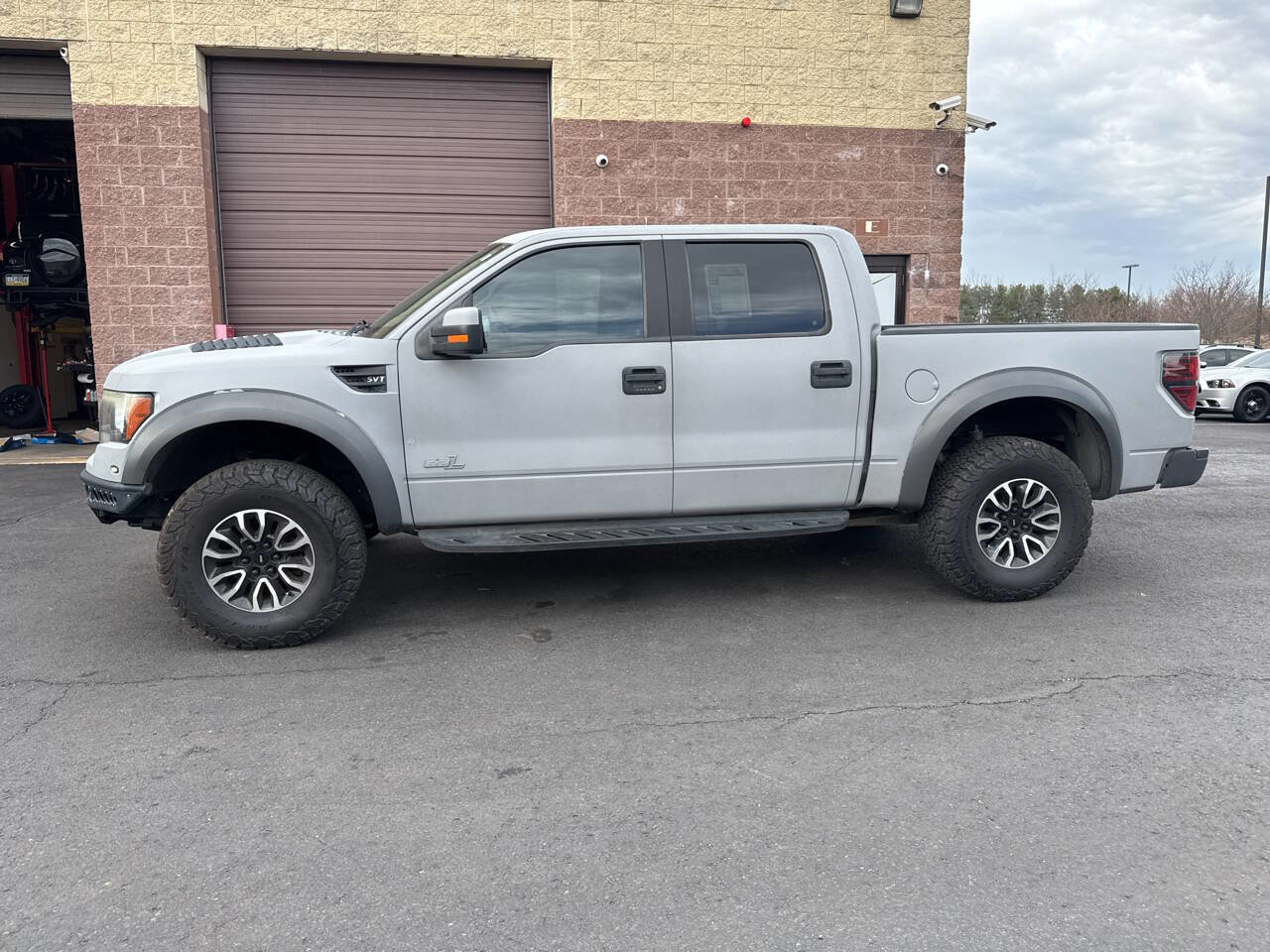Used 2014 Ford F150 Raptor image 1