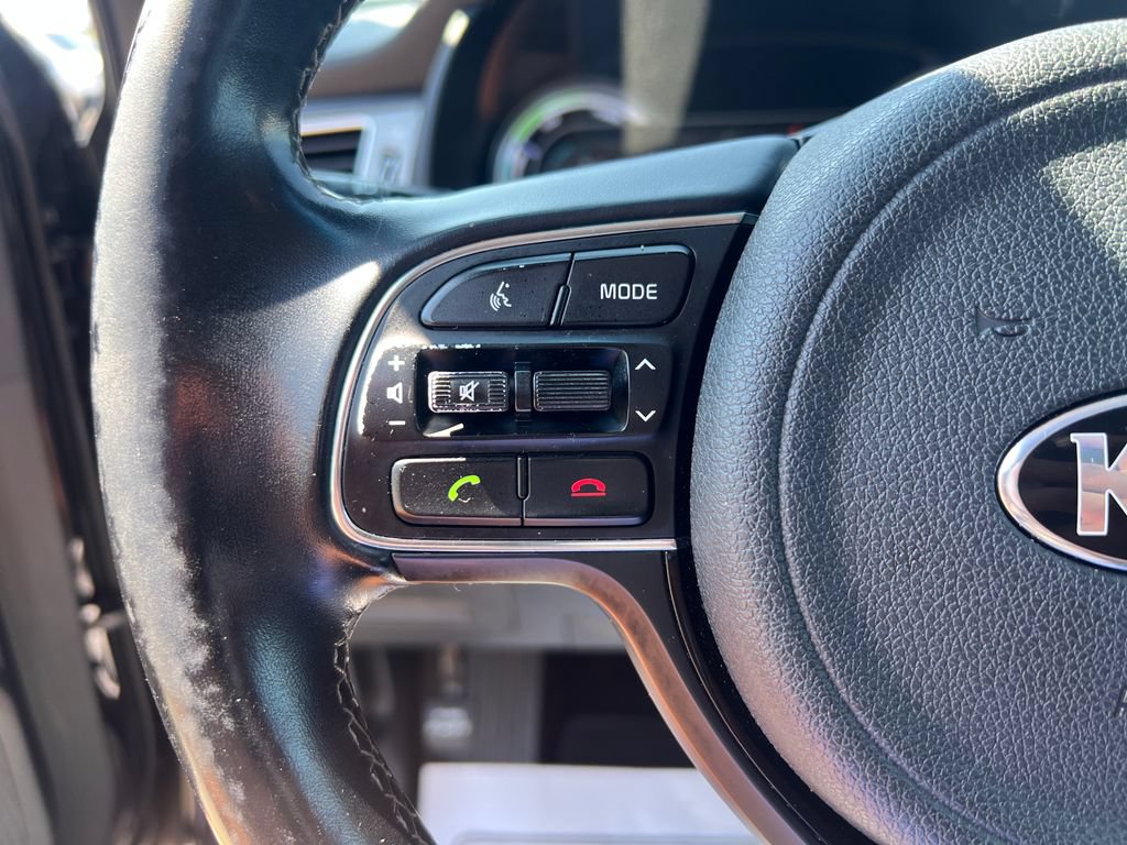 Used 2017 Kia Niro Touring w/ Advanced Technology Package FWD image 16