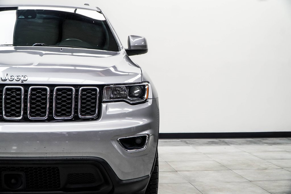 Used 2021 Jeep Grand Cherokee Laredo image 4