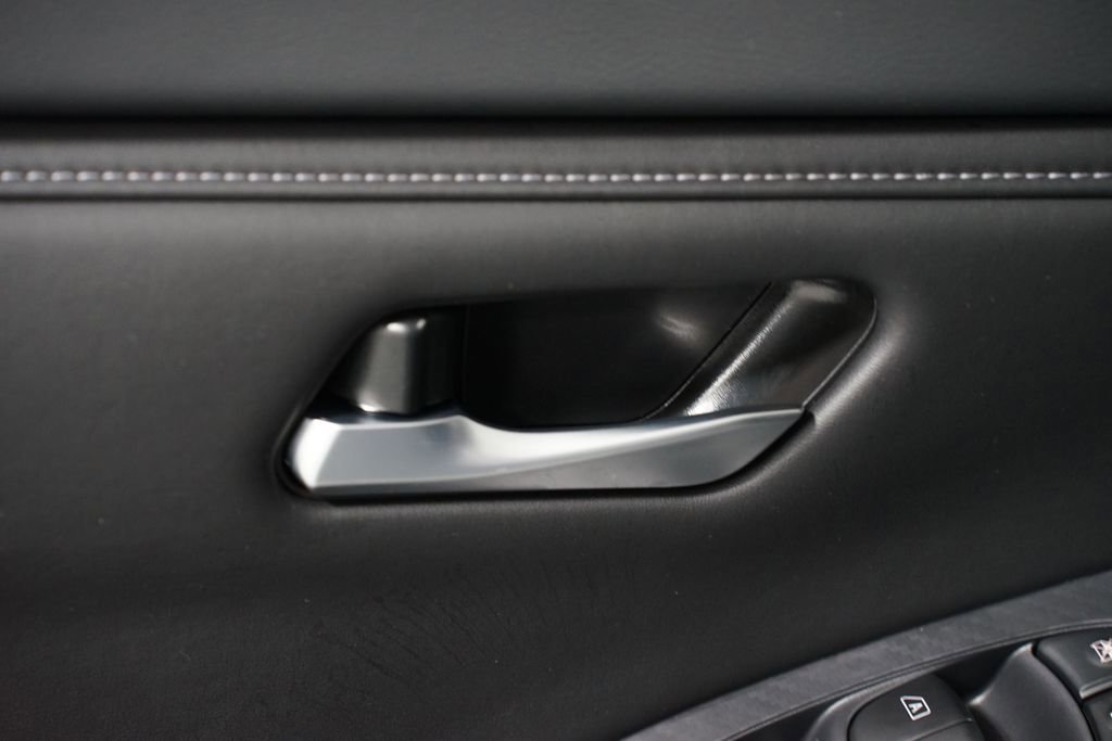 Used 2025 Nissan Sentra SV image 28