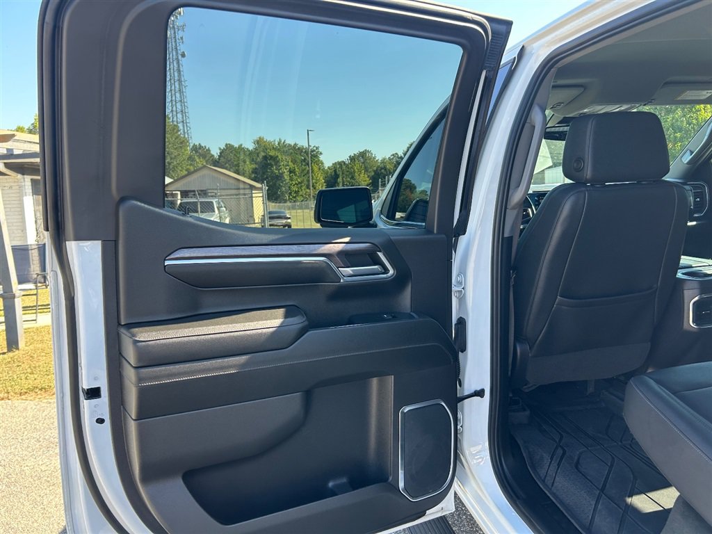 Used 2023 Chevrolet Silverado 1500 LTZ AWD/4WD image 29