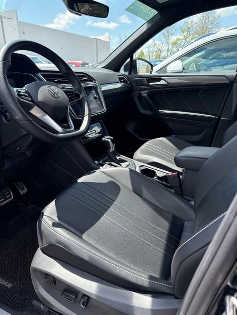 Used 2024 Volkswagen Tiguan SE R-Line AWD/4WD image 12