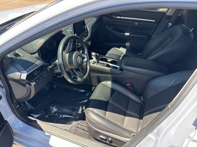Used 2024 Nissan Altima 2.5 SR FWD image 13