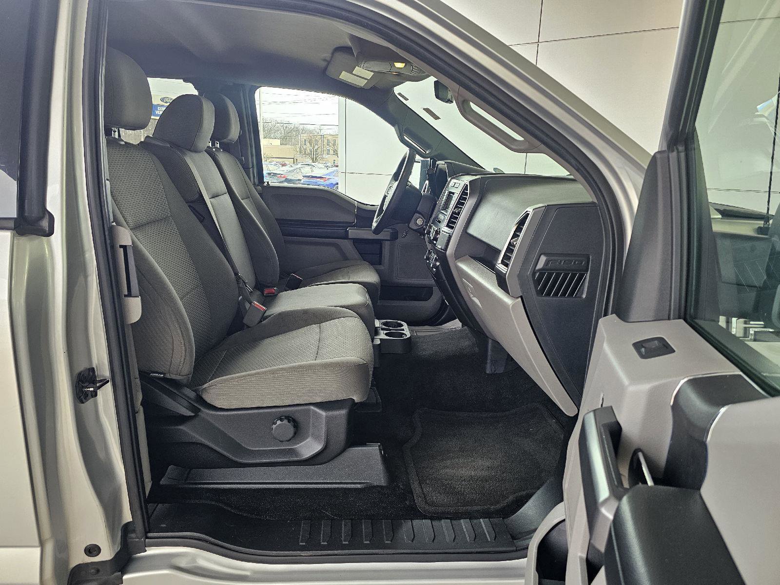 Used 2015 Ford F150 XLT image 12