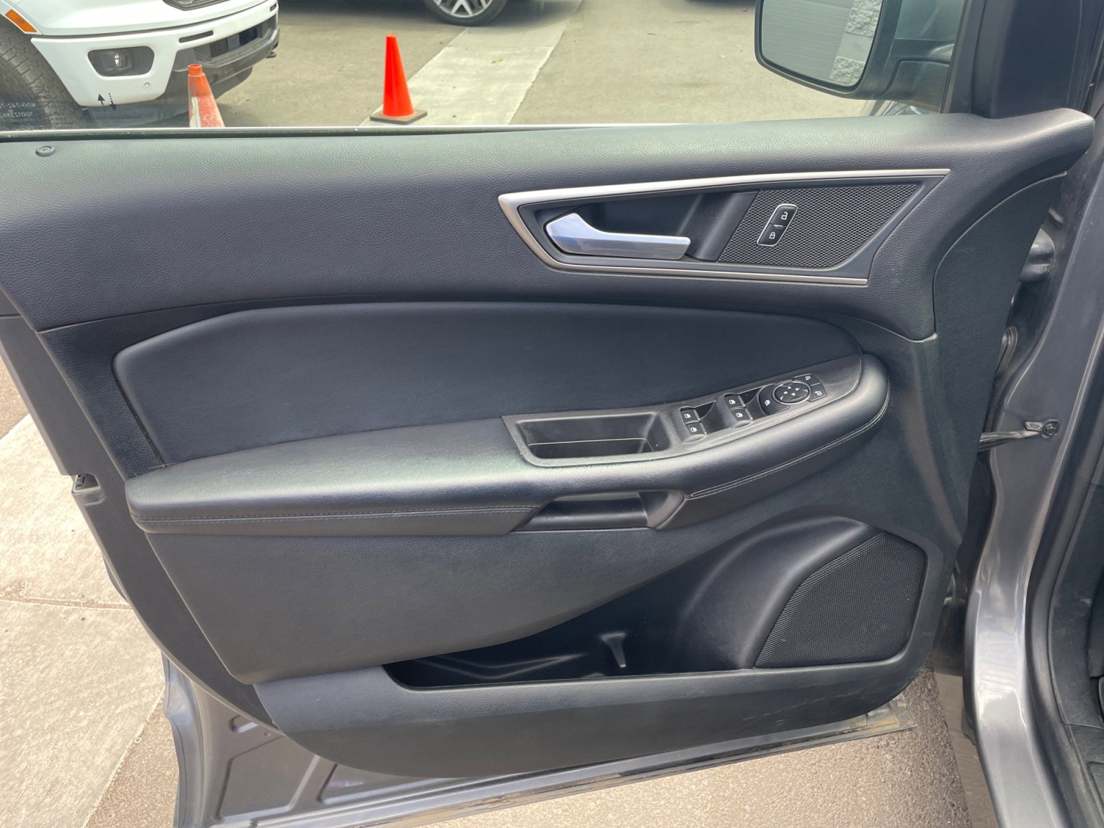 Used 2022 Ford Edge SEL AWD/4WD image 13