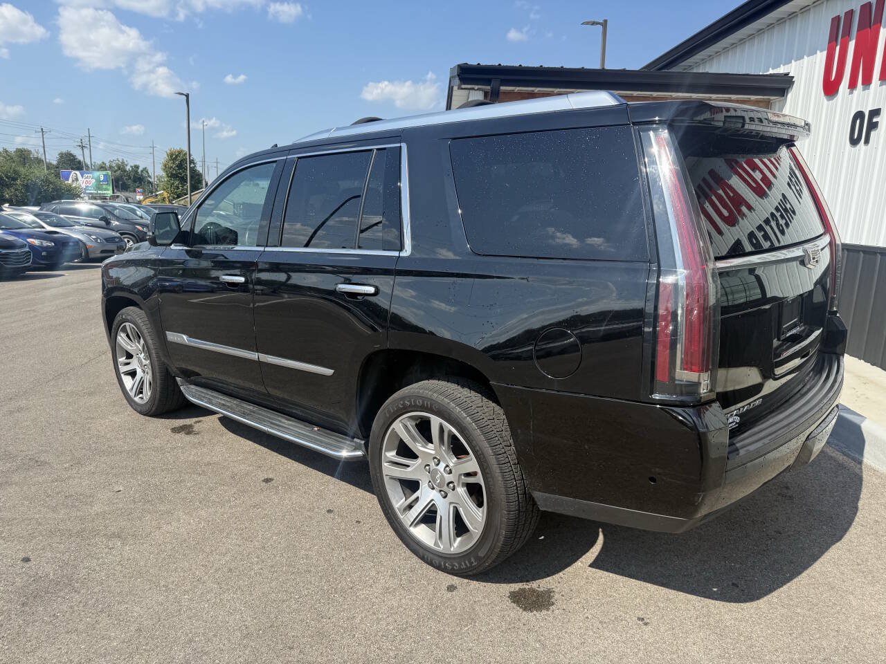 Used 2017 Cadillac Escalade Luxury AWD/4WD image 12