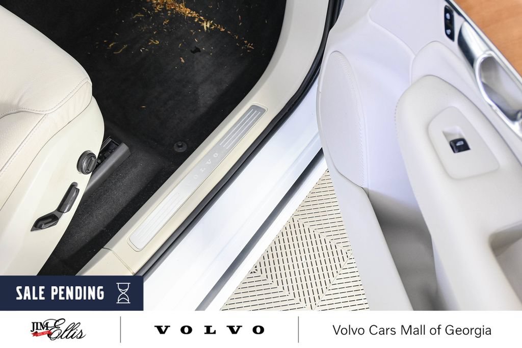 Certified 2021 Volvo XC90 T6 Momentum w/ Climate Package AWD/4WD image 25