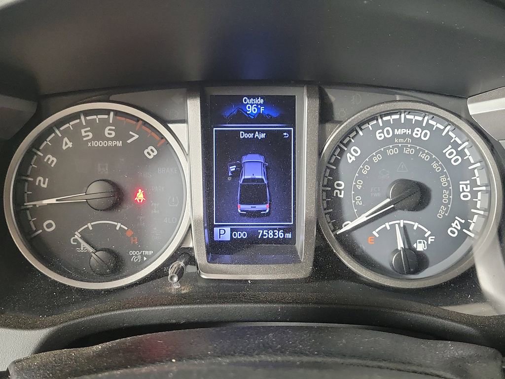 Used 2018 Toyota Tacoma SR5 RWD image 17