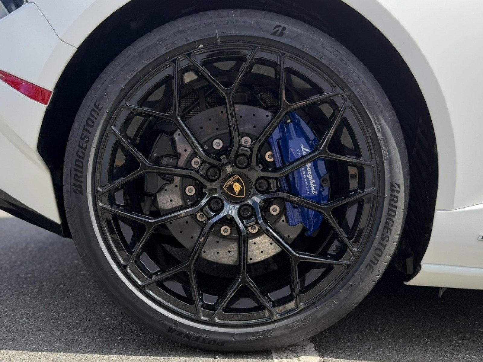 Used 2024 Lamborghini Huracan Tecnica image 12