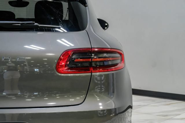 Used 2018 Porsche Macan Sport Edition AWD/4WD image 66