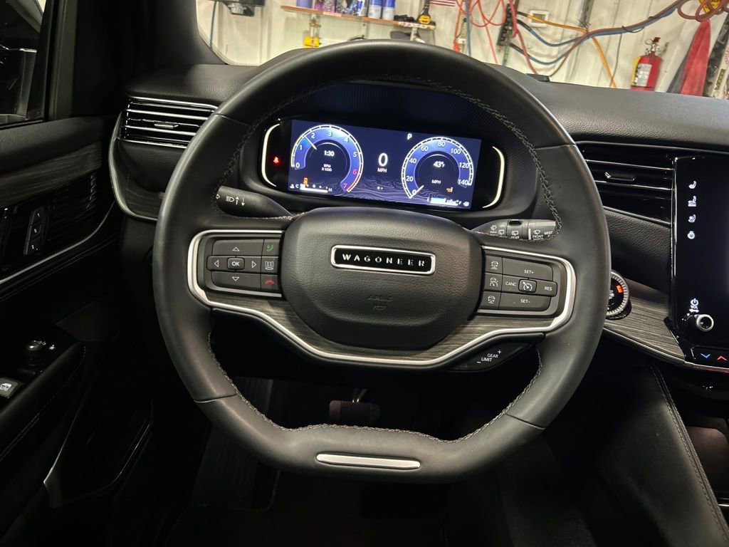 Certified 2024 Jeep Wagoneer L Series III w/ Flexible Seating Group image 19