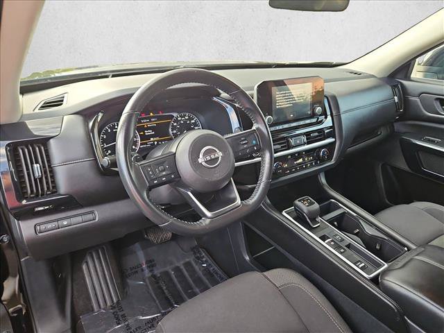 Used 2024 Nissan Pathfinder SV FWD image 10