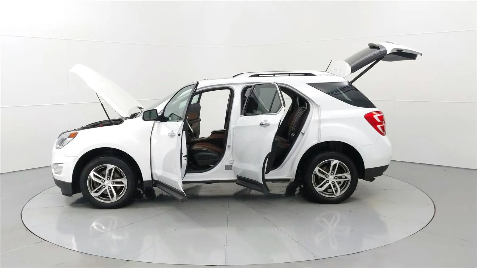 Used 2016 Chevrolet Equinox LTZ w/ Enhanced Convenience Package FWD image 12