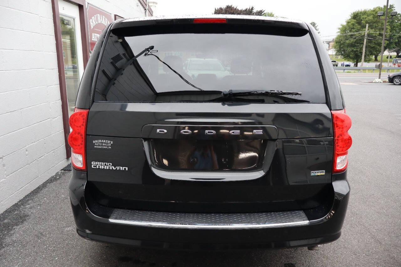 Used 2016 Dodge Grand Caravan SE w/ Quick Order Package 29E SE FWD image 3
