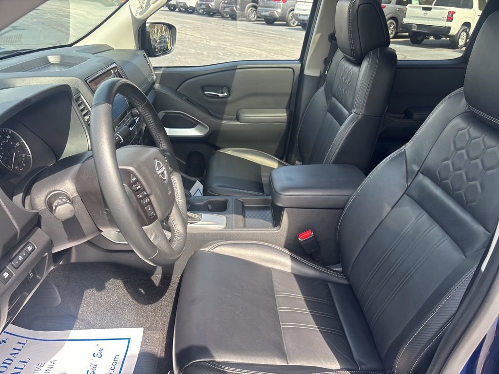 Used 2023 Nissan Frontier SV w/ SV Premium Package image 8
