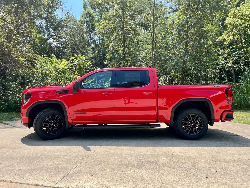 New 2026 GMC Sierra 1500 Elevation w/ LPO, Elevation Black Package image 4