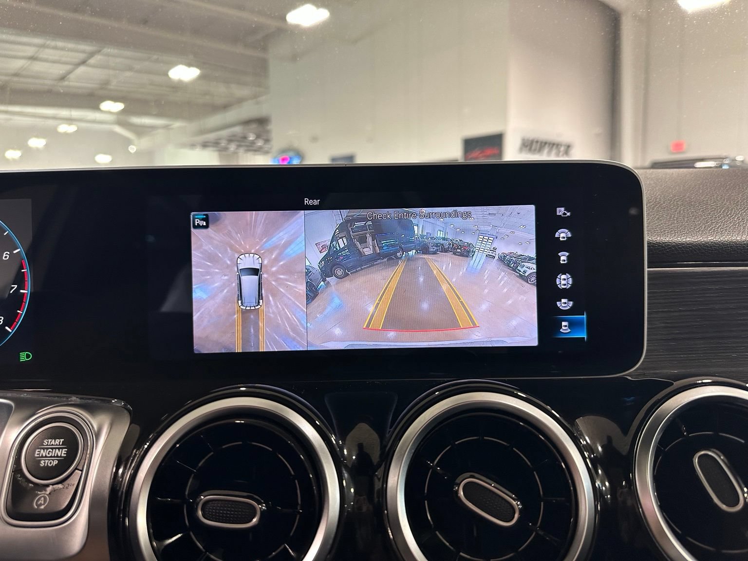 Used 2021 Mercedes-Benz GLB 250 image 29
