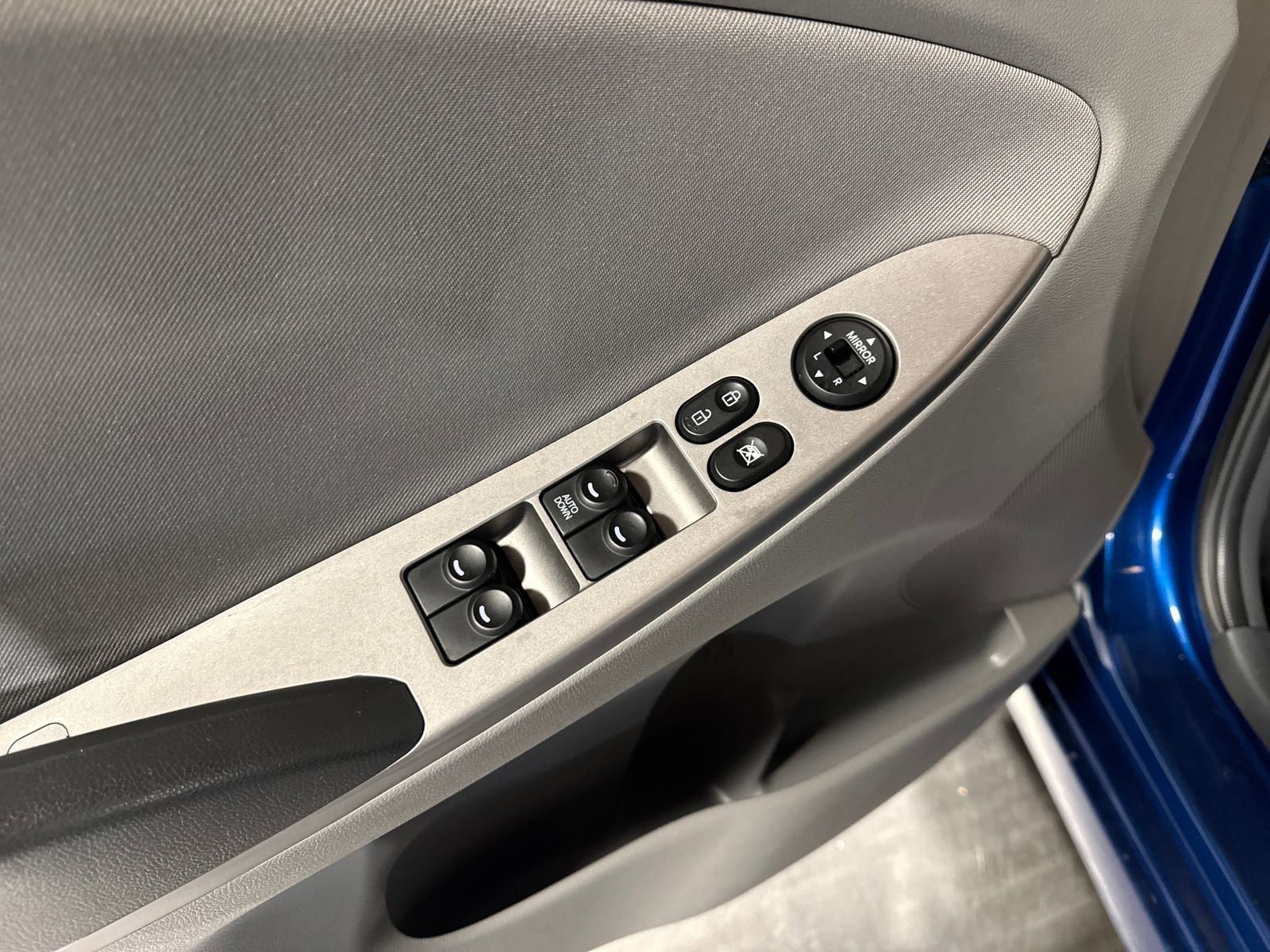 Used 2016 Hyundai Accent SE FWD image 16