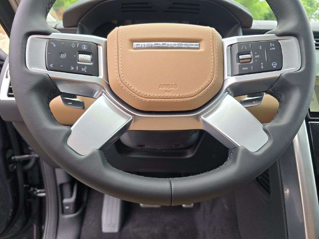 New 2026 Land Rover Discovery Limited Edition AWD/4WD image 43