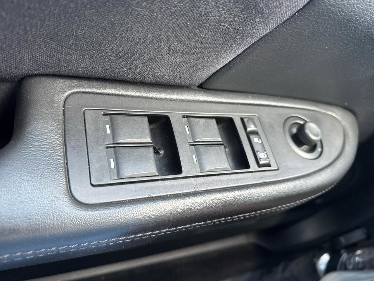 Used 2013 Chrysler 200 Touring FWD image 23