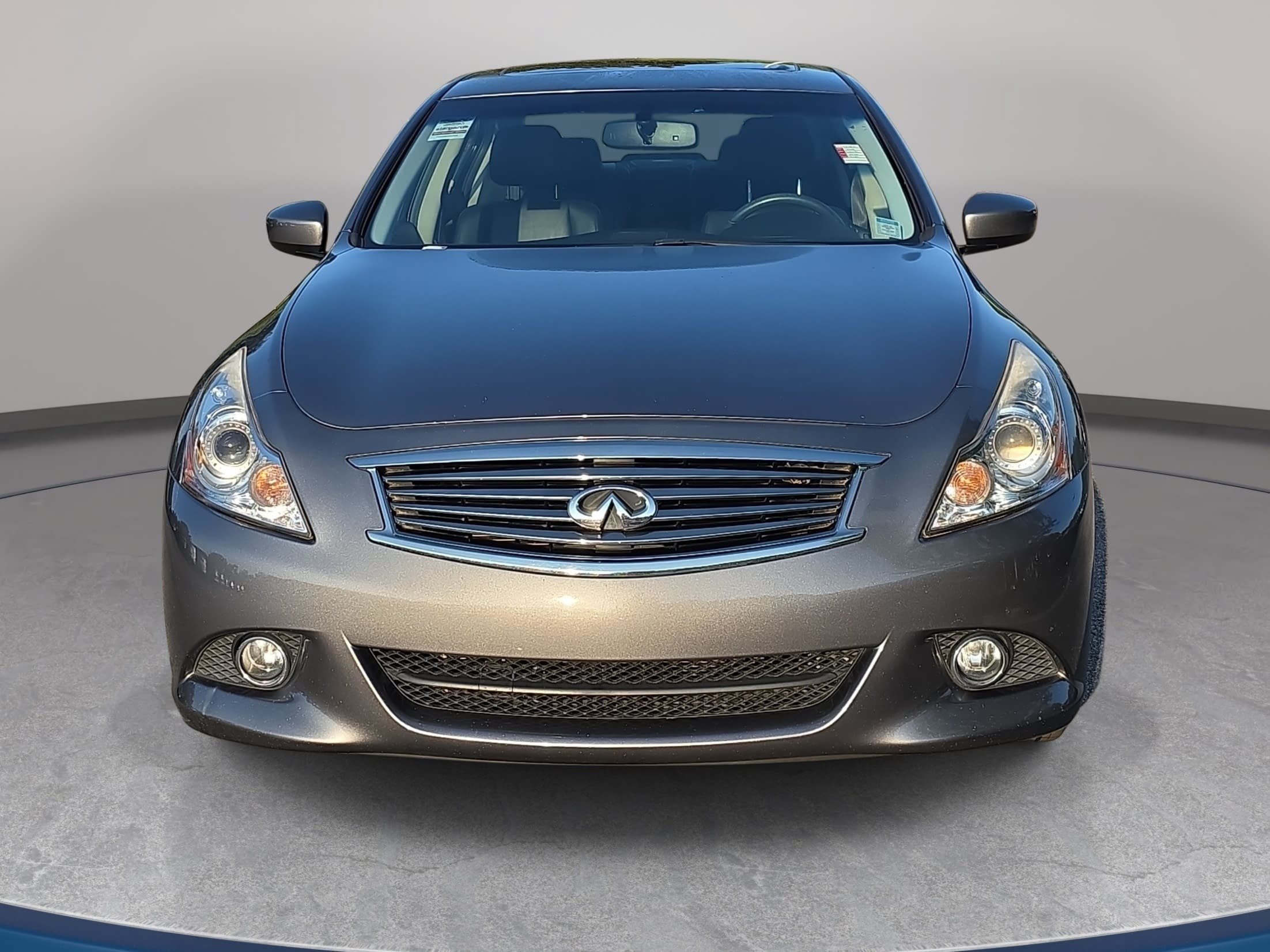 Used 2015 INFINITI Q40 w/ Navigation Package RWD image 2