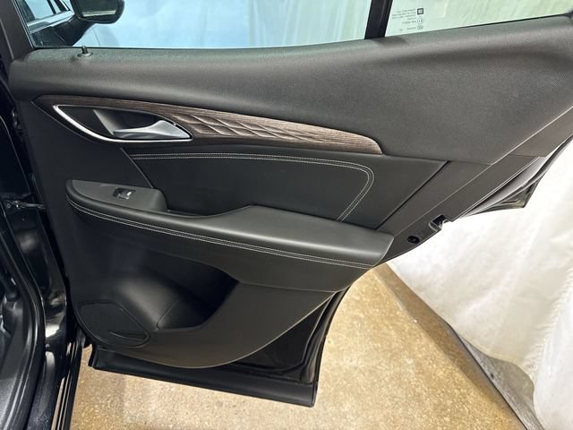 Used 2021 Buick Envision Avenir w/ Technology Package II AWD/4WD image 30