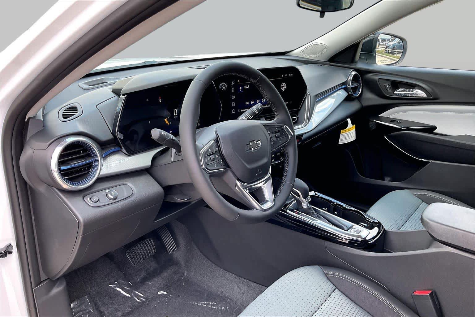New 2026 Chevrolet Trax LT w/ Driver Confidence Package FWD image 9