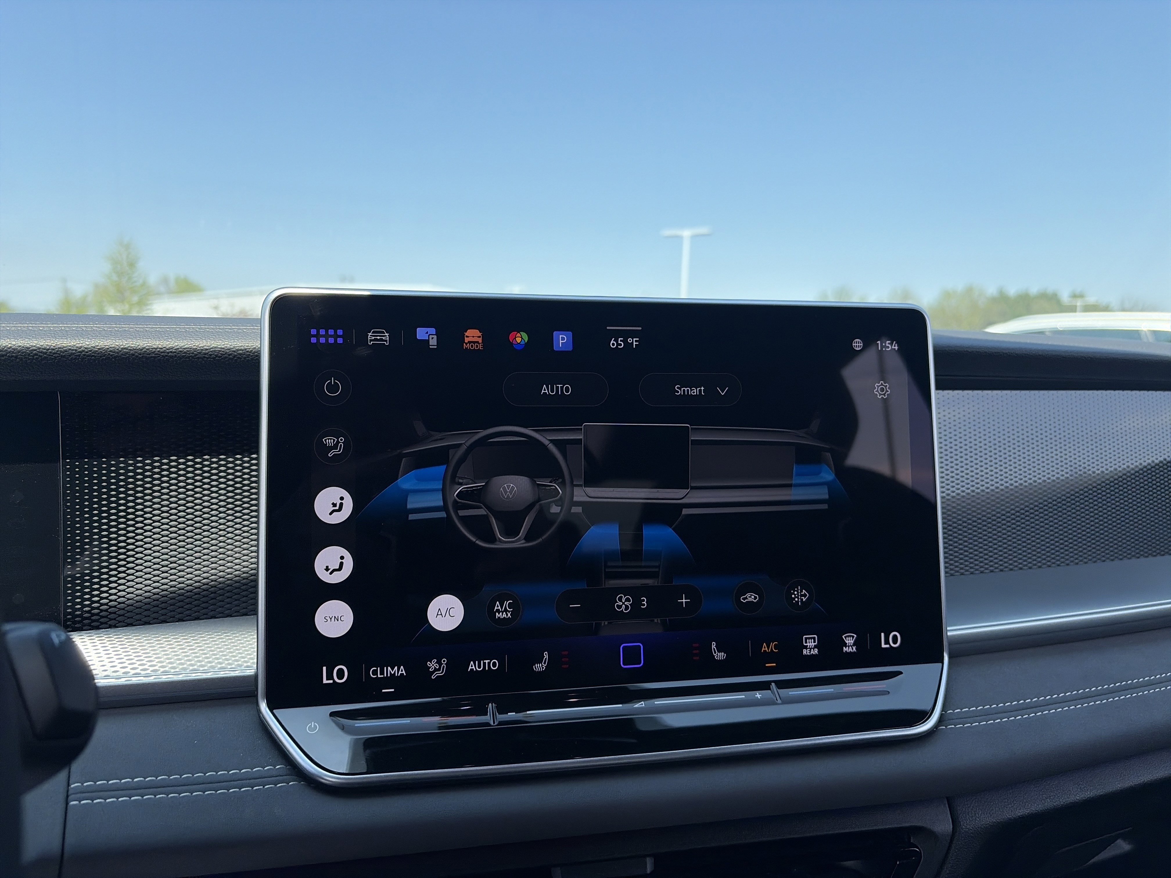 Used 2025 Volkswagen Tiguan SE R-Line AWD/4WD image 53