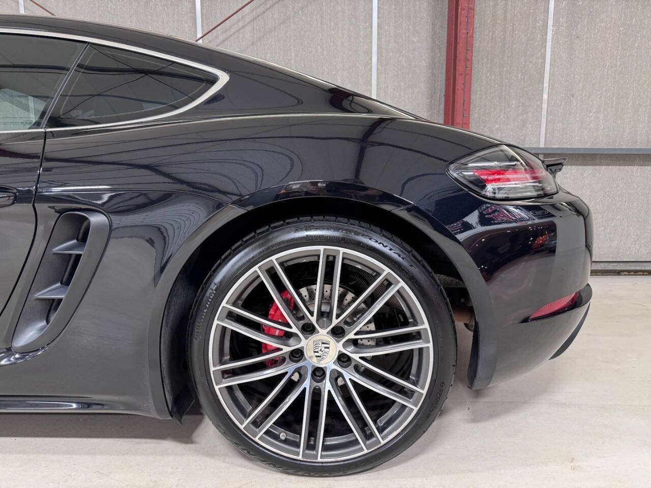 Used 2018 Porsche 718 Cayman S RWD image 12