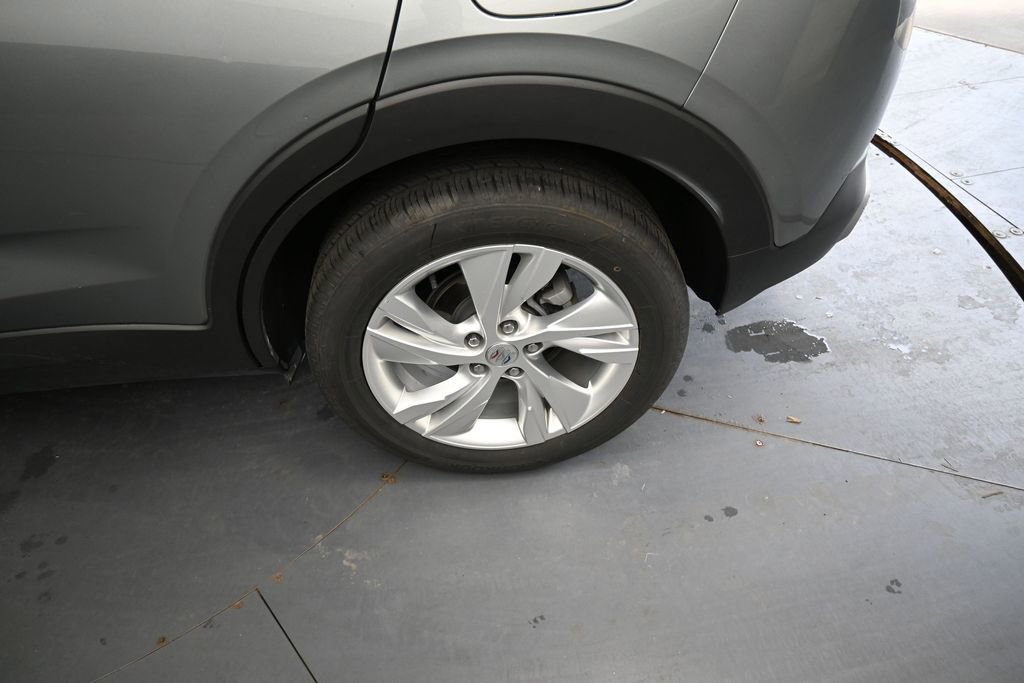 Used 2025 Buick Encore GX Preferred AWD/4WD image 18