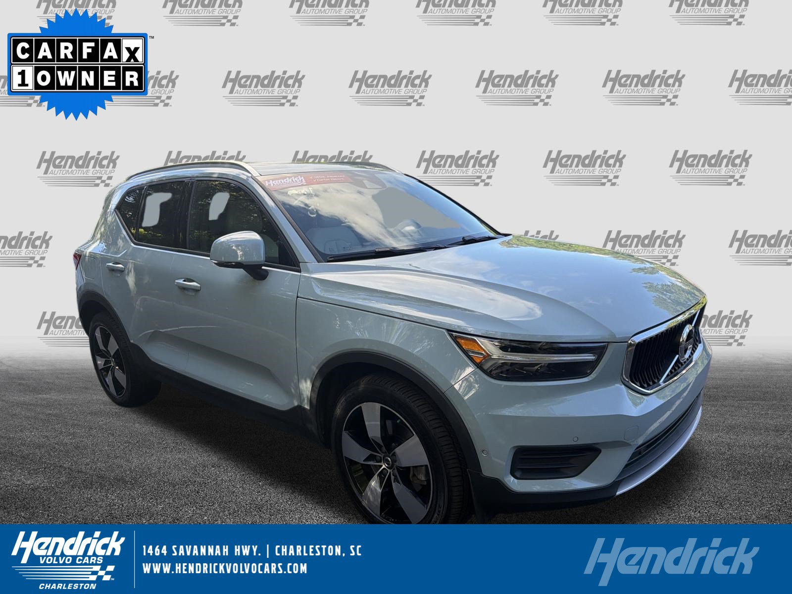 Used 2019 Volvo XC40 T5 Momentum AWD/4WD image 1