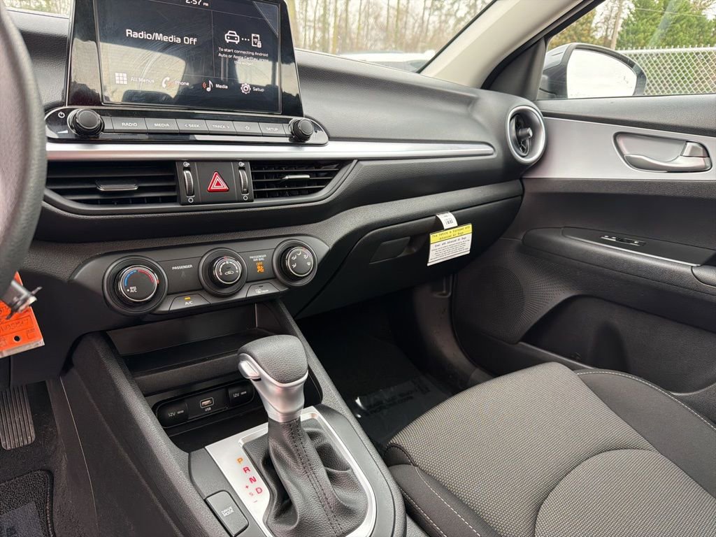 Used 2023 Kia Forte LXS w/ LXS Technology Package image 17