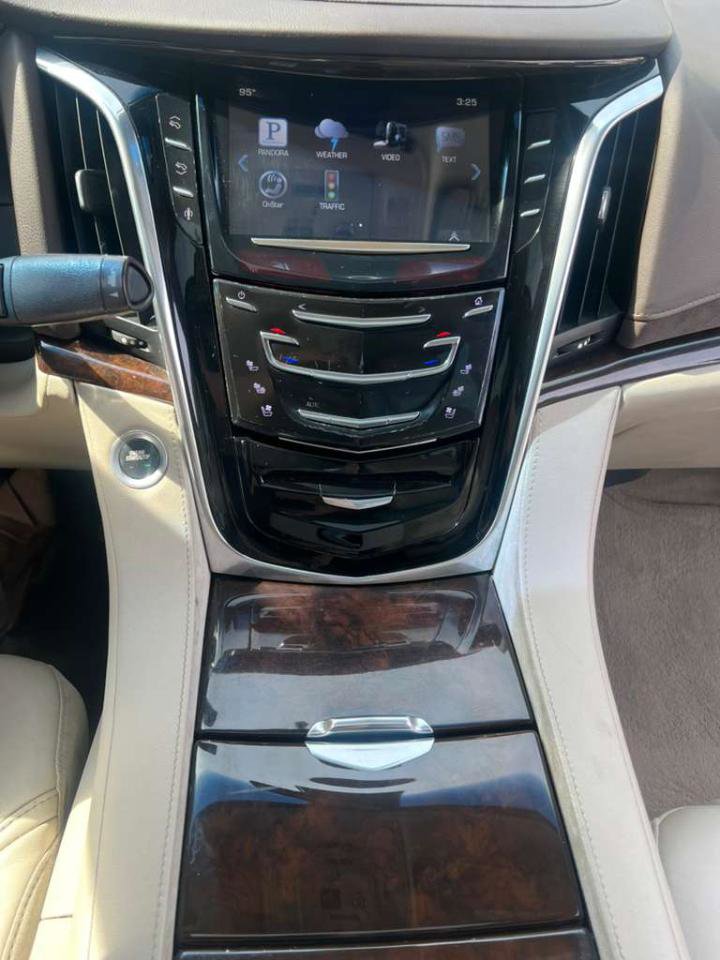 Used 2016 Cadillac Escalade ESV Luxury image 31