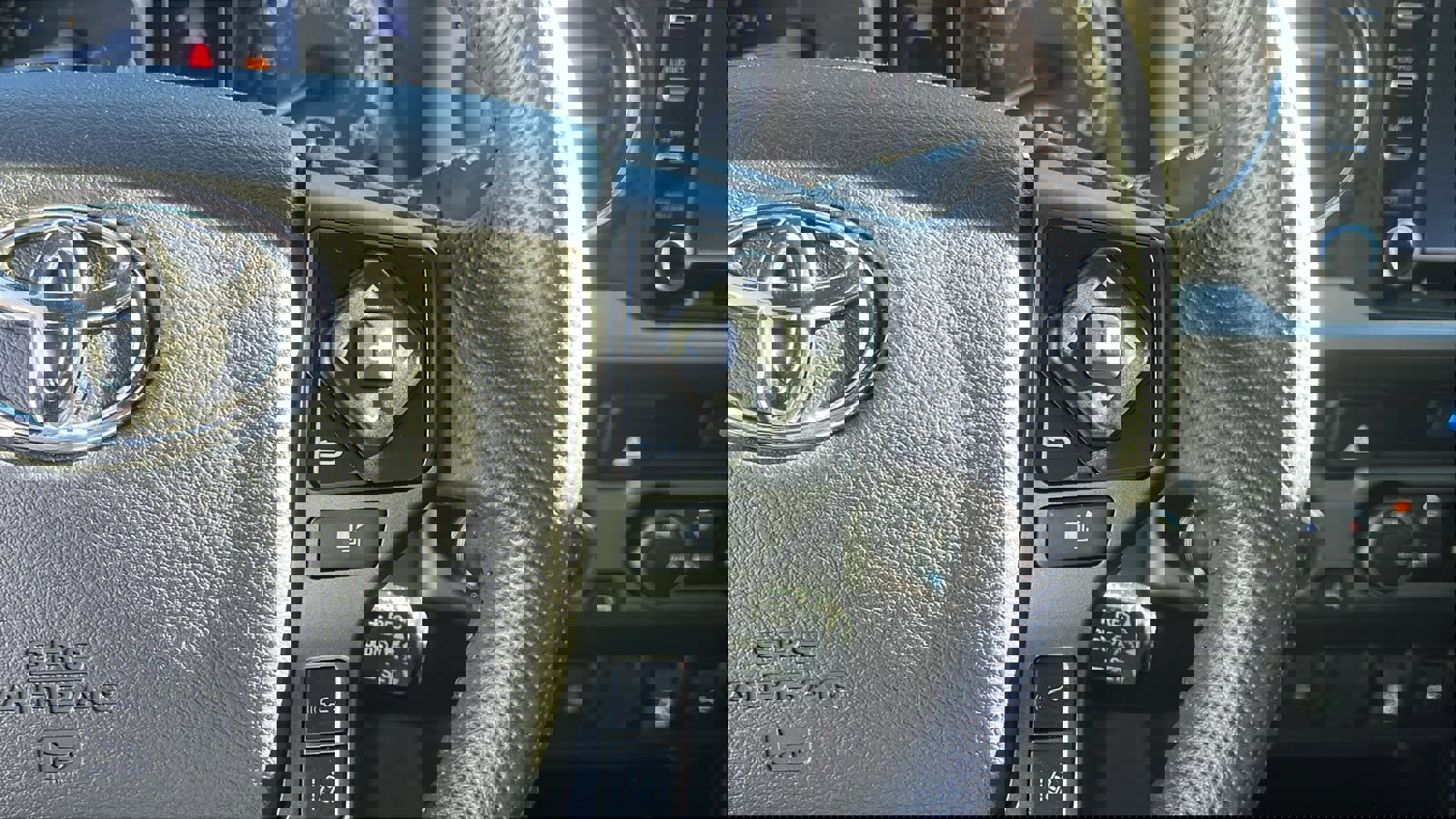 Used 2023 Toyota Tacoma TRD Off-Road image 13