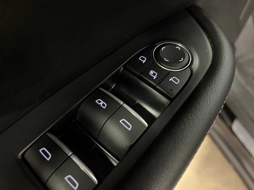 Certified 2025 Buick Enclave Avenir w/ Super Cruise Package AWD/4WD image 17