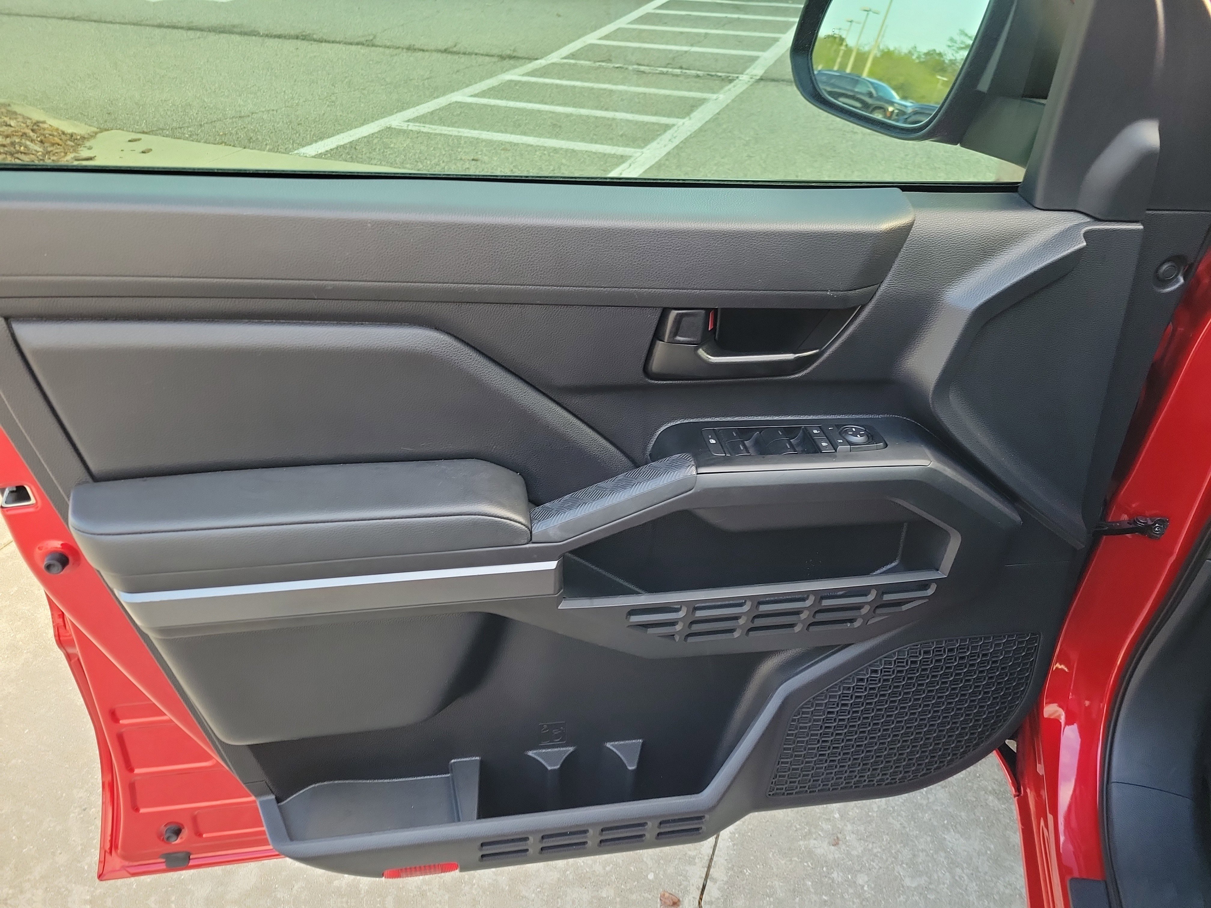 Certified 2025 Toyota Tacoma SR5 image 10