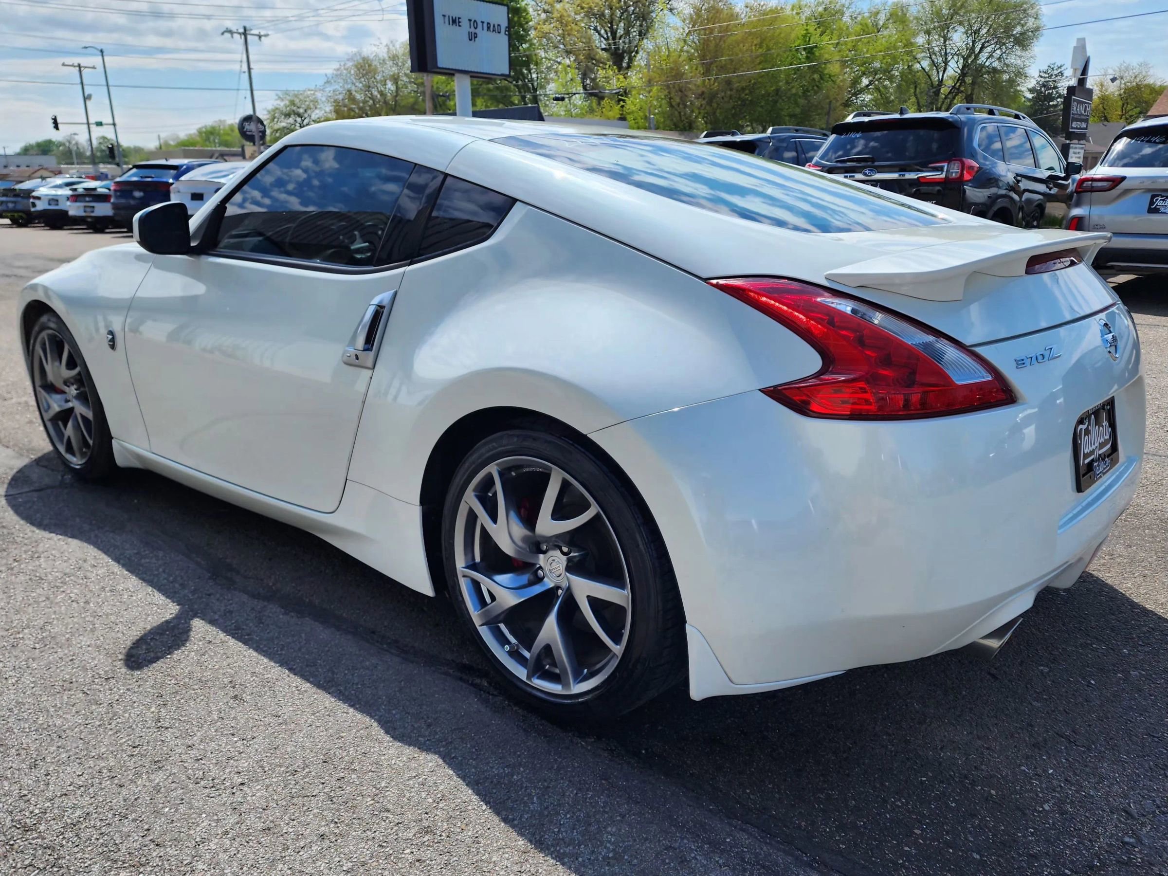 Used 2016 Nissan 370Z Coupe RWD image 5