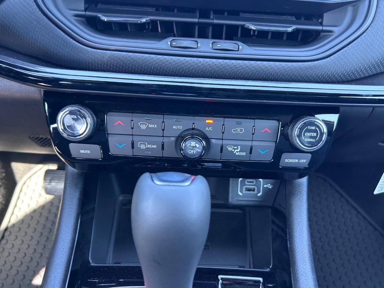 New 2026 Jeep Compass Latitude w/ Quick Order Package 29K image 16