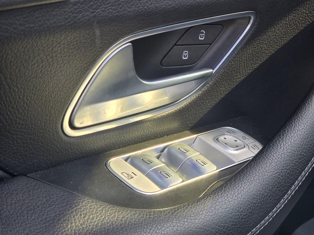 Used 2024 Mercedes-Benz GLS 450 4MATIC image 41
